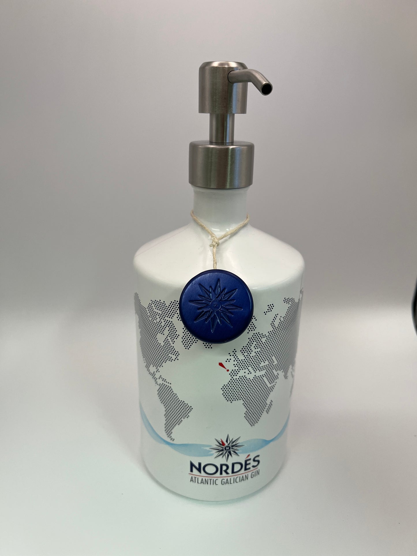 dispenser gin nordes artigianale upcycled