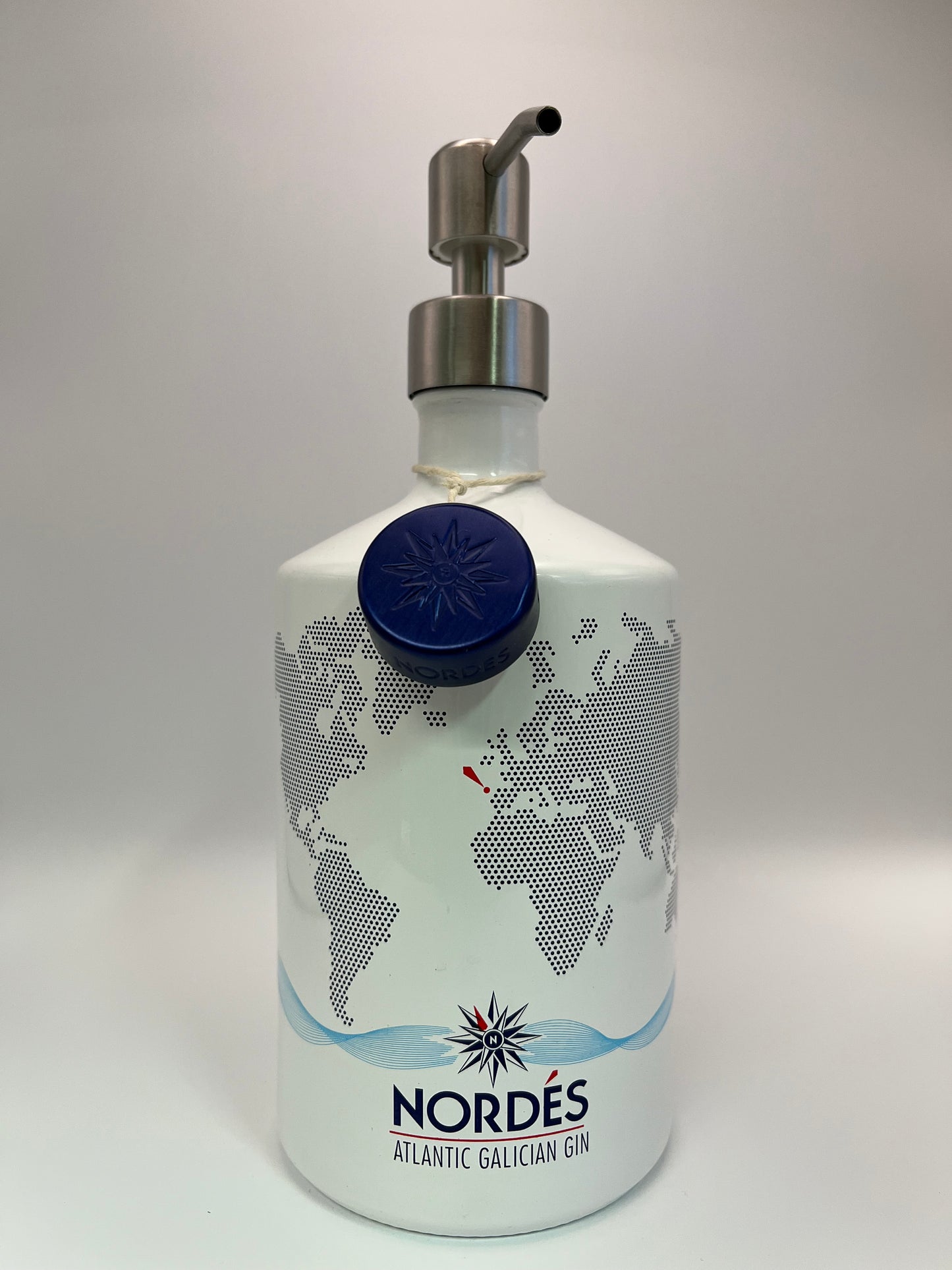 dispenser gin nordes artigianale upcycled