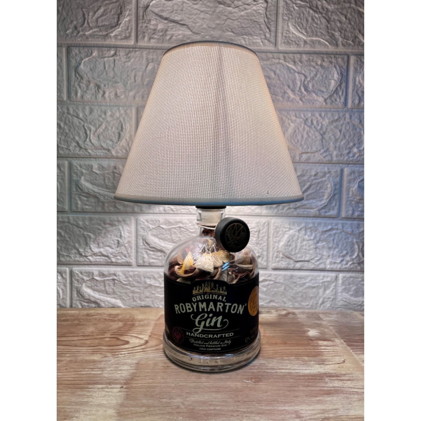 LAMPADA ROBY MARTON