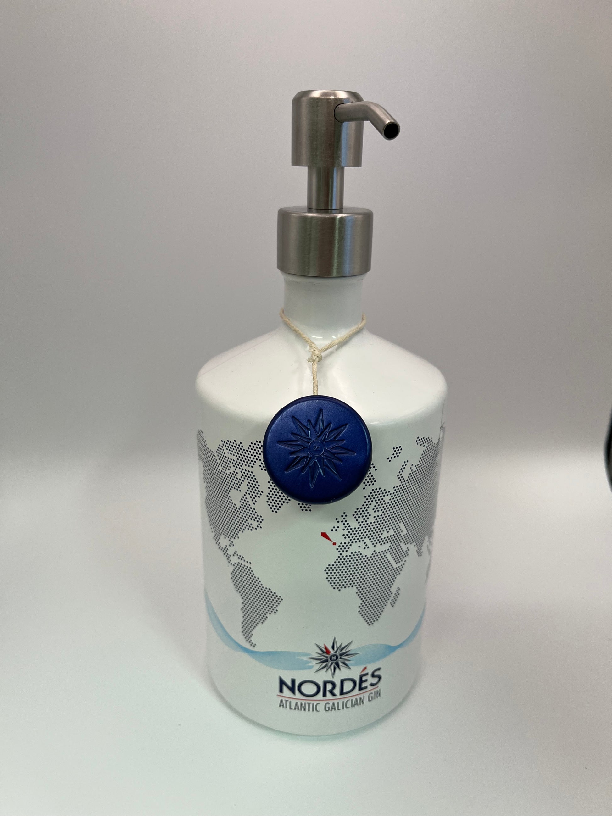 dispenser gin nordes artigianale upcycled
